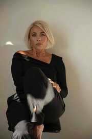 Үлкен сиськи бар жалаңаш