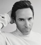 Алессандро Нивола (Alessandro Nivola): фильмы, биография, семья ...