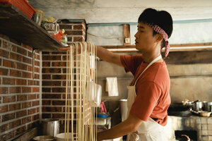 Босс кадр 47 онлайн-кинотеатр Эмбликс