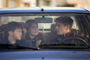 Цепной пёс кадр 7 онлайн-кинотеатр Эмбликс