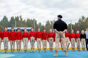 Квест кадр 1 онлайн-кинотеатр Эмбликс