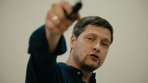 Сборщики кадр 7 онлайн-кинотеатр Эмбликс