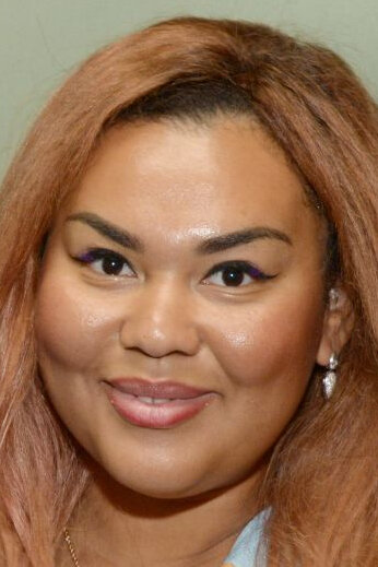 Френулумда сақинасы бар пенис