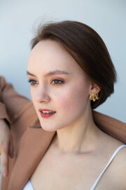 Әйелдің жалаңаш кискасын көрсететін жасырын камера