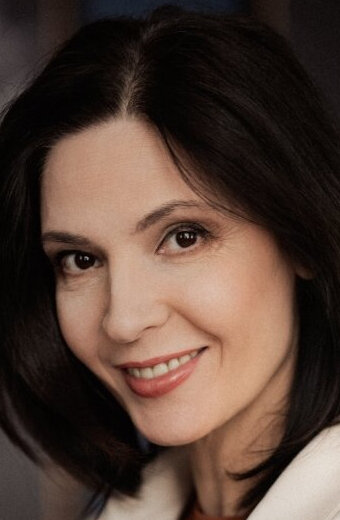 Ол телефонның дірілінен босап қалады