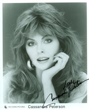 Желідегі жалаңаш йога бейнелері