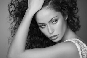 Рафаэлла Фиконың эротикалық фотосуреттері