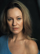 Күйеуі фаллуспен жыныстық қатынасты симуляциялауды ұсынады.