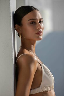 Yashirin kamera uni emish paytida suratga oldi