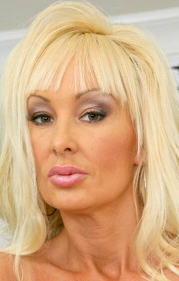 Порно фильмдер жас және әдемі