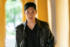 Таксист кадр 2 на Эмбликс в Hd