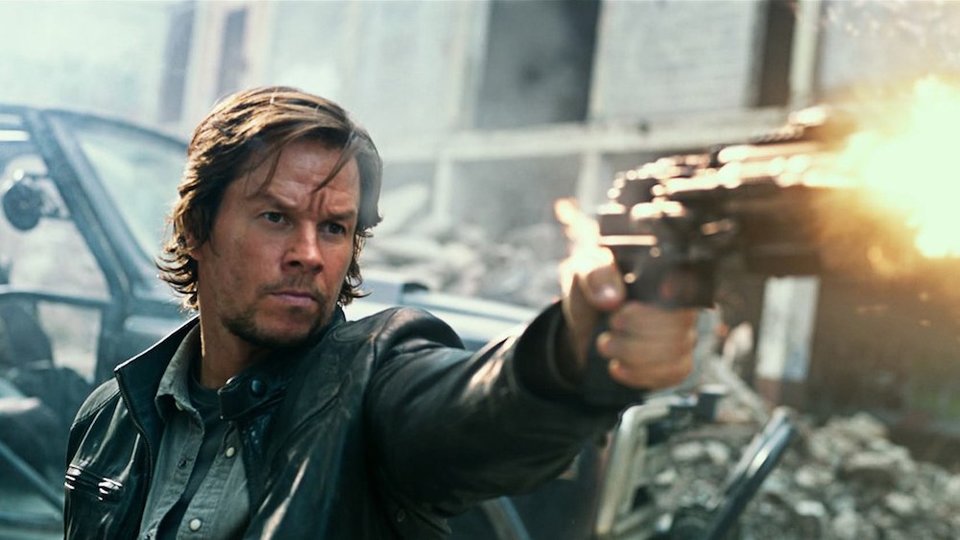 Ит стиліндегі қалпақ киген ана