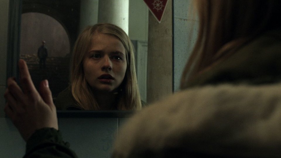 Трейлер фильма «Проводник»: Александра Бортич видит мертвых людей ...