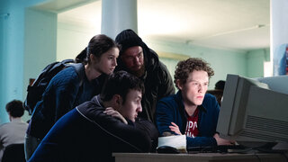 Сериал «Камбэк» с Александром Петровым в роли бездомного: сюжет, тизер, фото со съемок