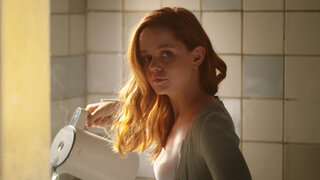 Бейне: Үй иесін ренжітті