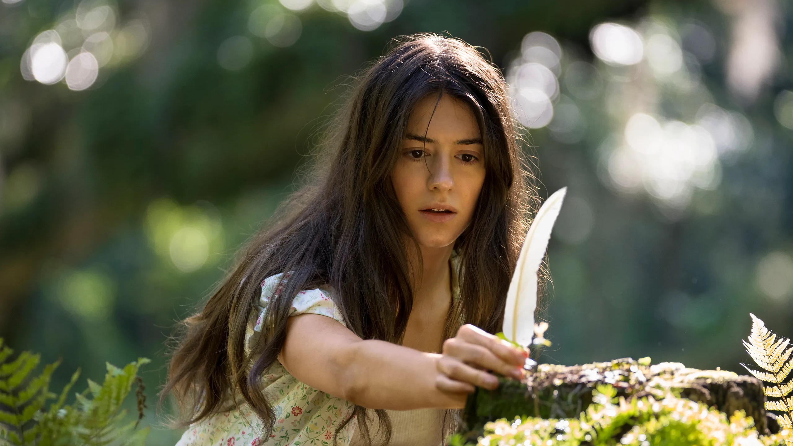 Ресми костюмдегі жетілген әйелмен порно көру