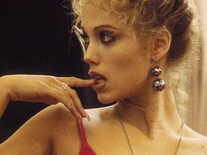 Азиялық әйелмен емшектегі жыныстық қатынастан онлайн лактация сүті