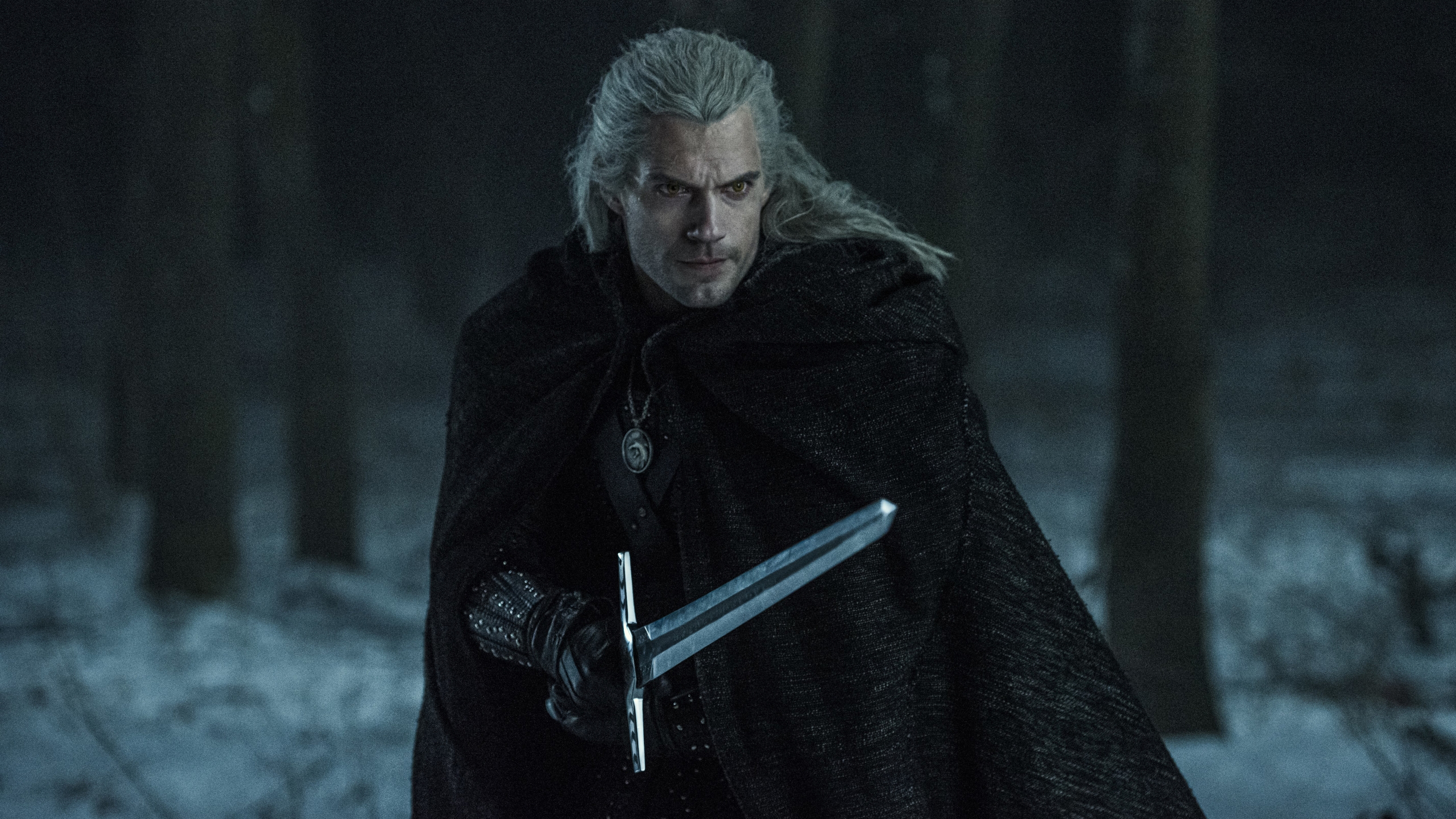 Шәуетпен жабылған жастардың үйдегі порнофотосуреттері