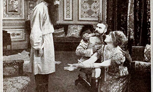 «Картина дня» 100 лет назад: «Корниловщина», «Распутин» и обезьяна-звезда