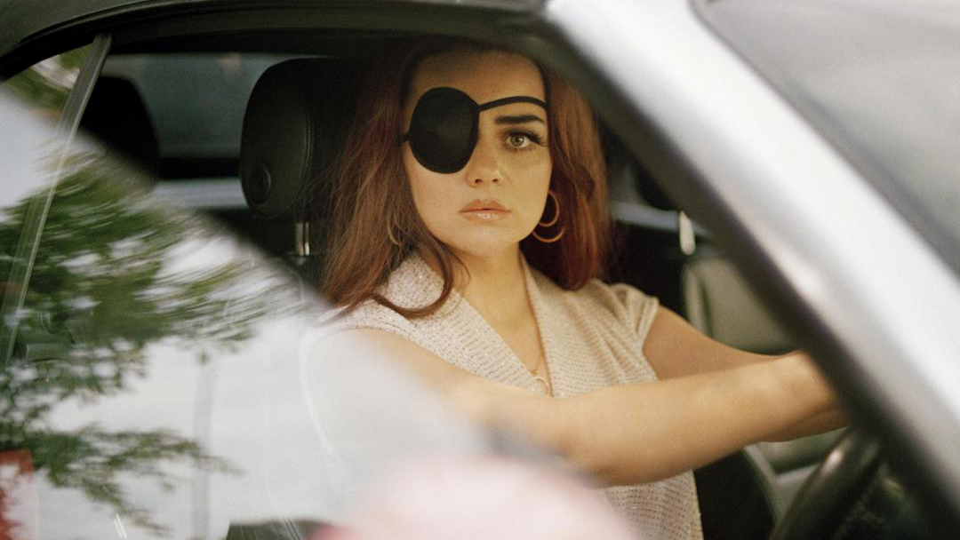 Қыз аузына сиқырды алады