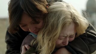 «Папа умер в субботу» — разрывающее шаблоны драмеди Заки Абдрахмановой. Чем оно впечатляет?