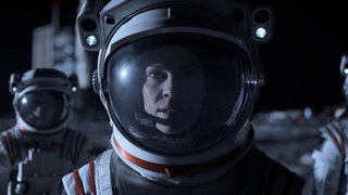 Трейлер «Вдали»: Сериал Netflix про полет на Марс и расставание с семьей
