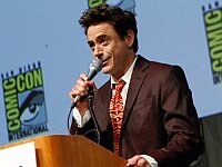 Comic-Con: Роберт Дауни мл. как Тони Старк, Холмс и комик
