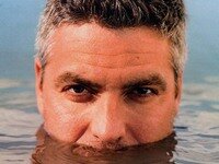 Джордж Клуни приглашает актеров посмотреть на козлов
