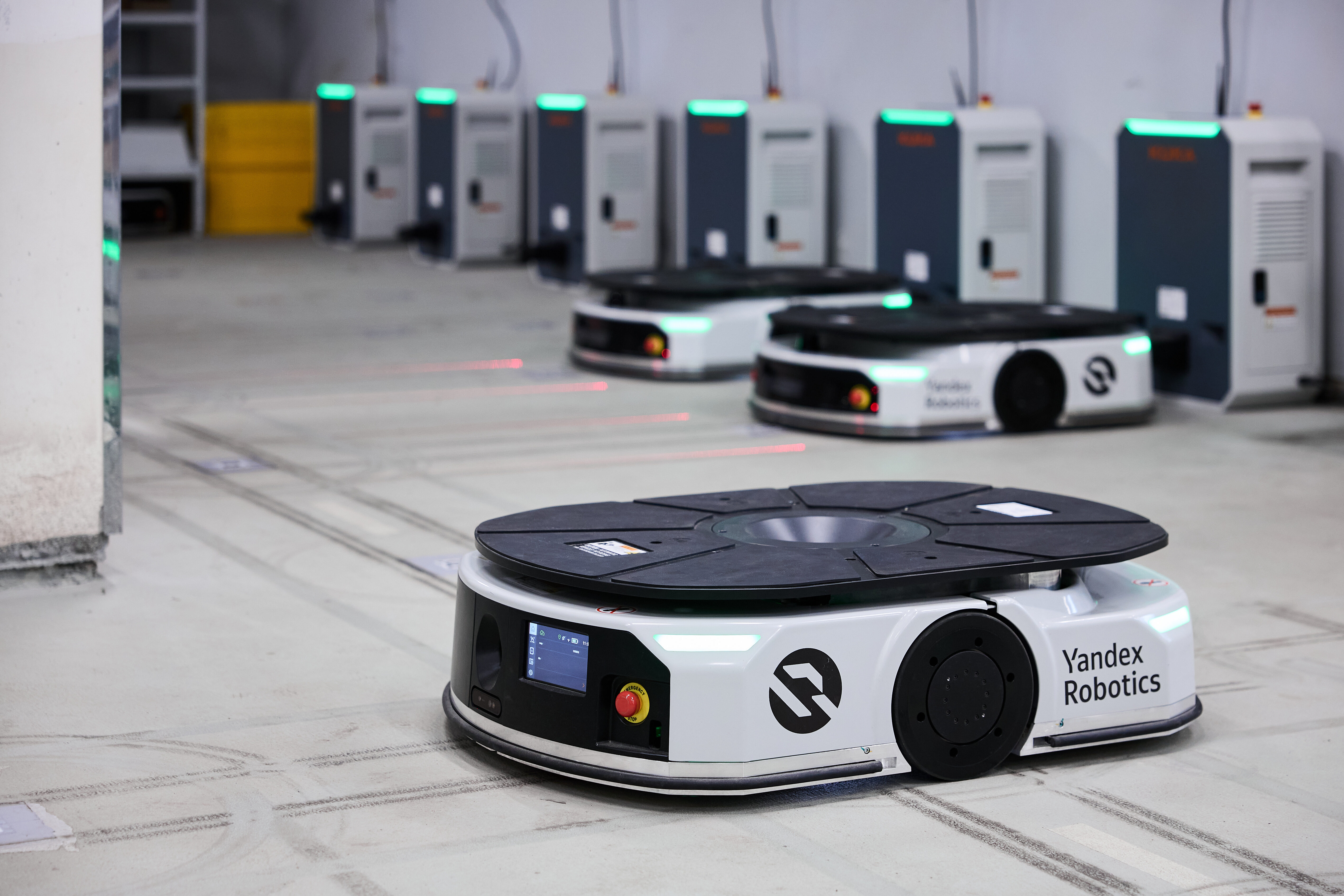 Управление конвейерной системой от Яндекс Роботикс