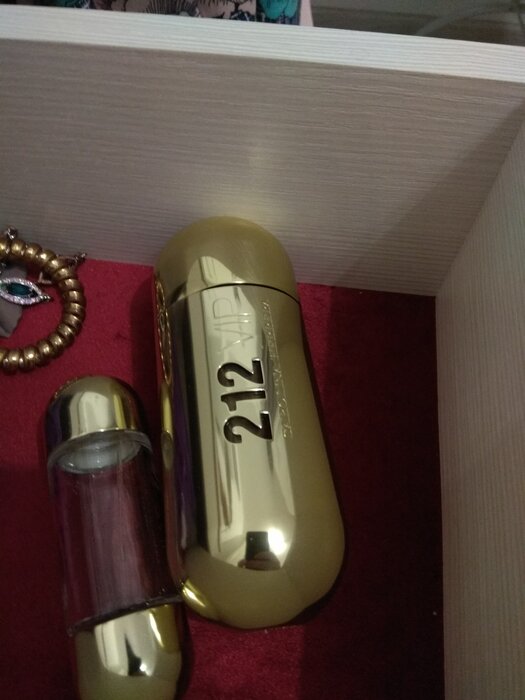CAROLINA HERRERA парфюмерная вода 212 VIP Women, 30 - фото № 1 от пользователя  Алексей О.