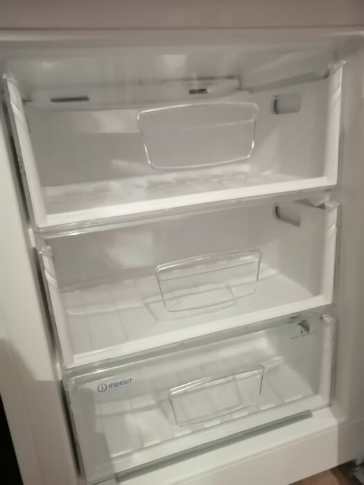 holodilnik indesit ef 16