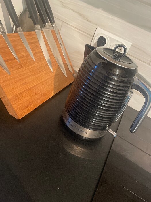 Чайник Russell Hobbs 24361-70, черный - фото № 2 от пользователя  Ирина Хрулева