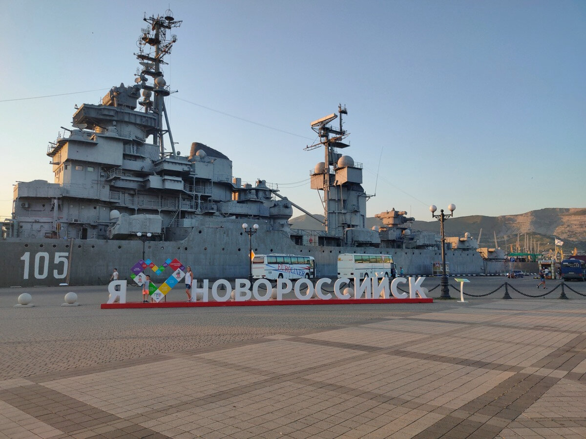 На корабле установлена уникальная конструкция, которая делает его «непотопляемым», а также специальная защита от торпед и мин