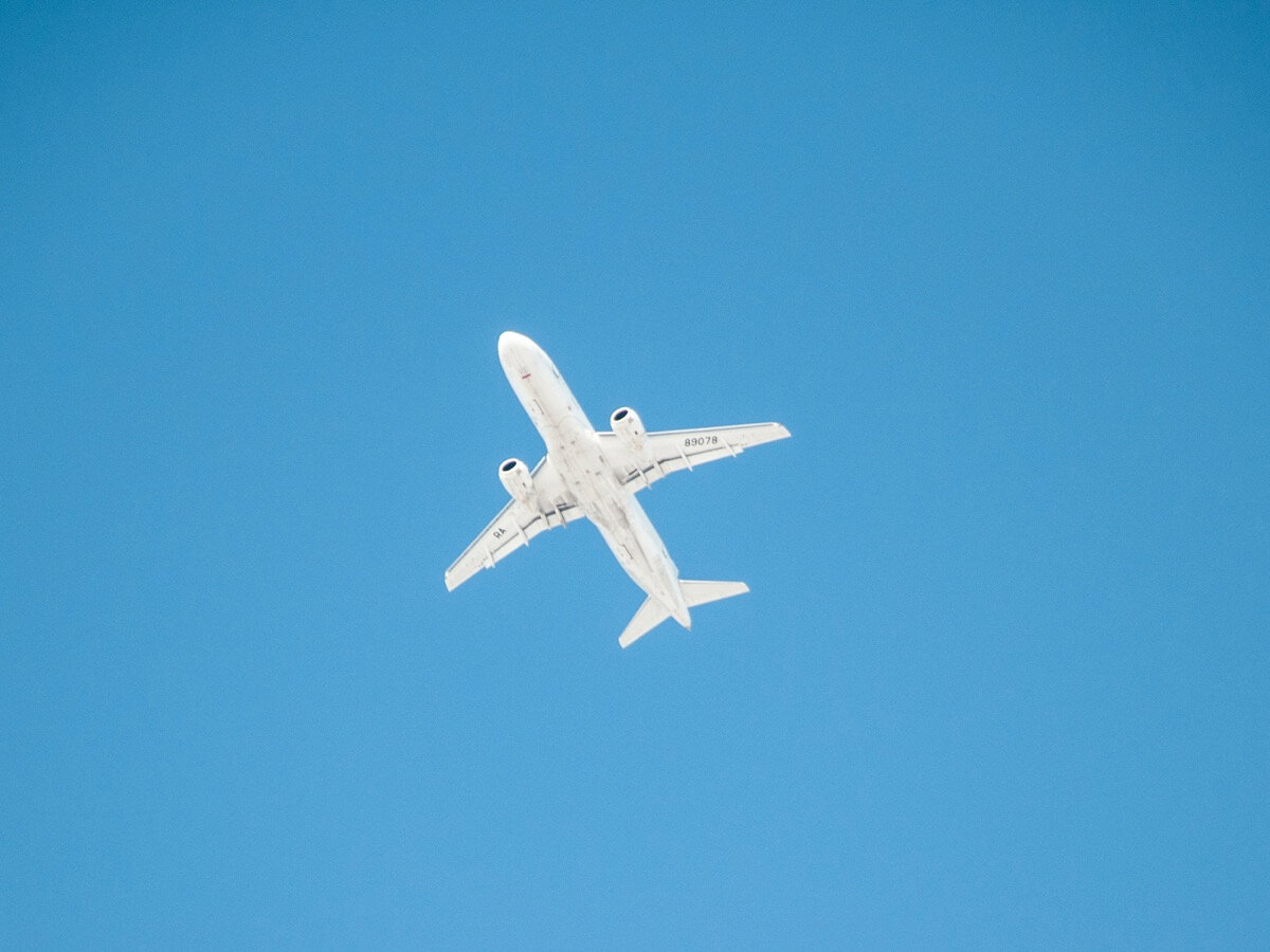 Самолёт Sukhoi Superjet 100.