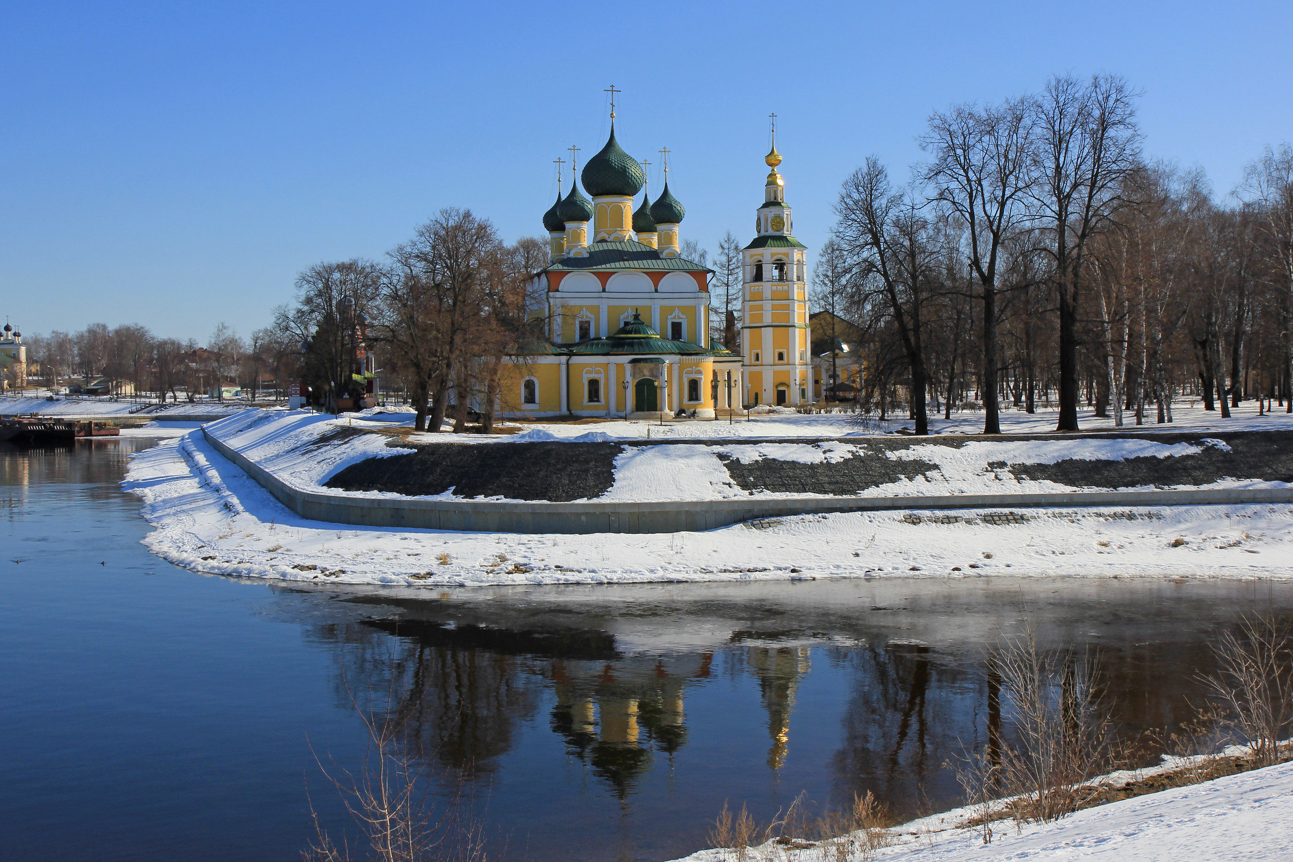 Один день в Угличе: славянская мистика, эхо Смутного времени и советский мегапроект