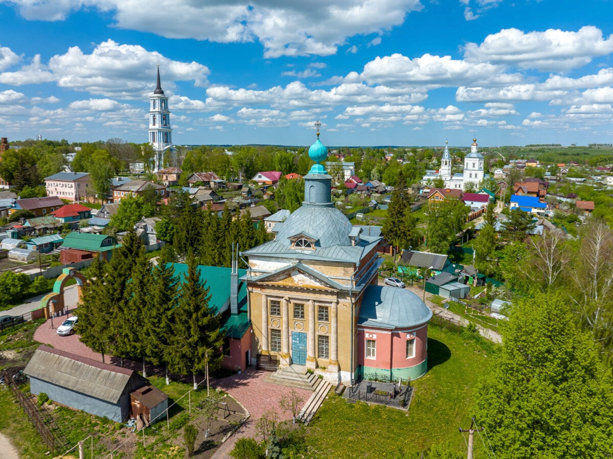 Сейчас Венёв гремит на всю Тульскую область благодаря долгожданному открытию Николаевской колокольни, но здесь и без неё есть на что посмотреть.