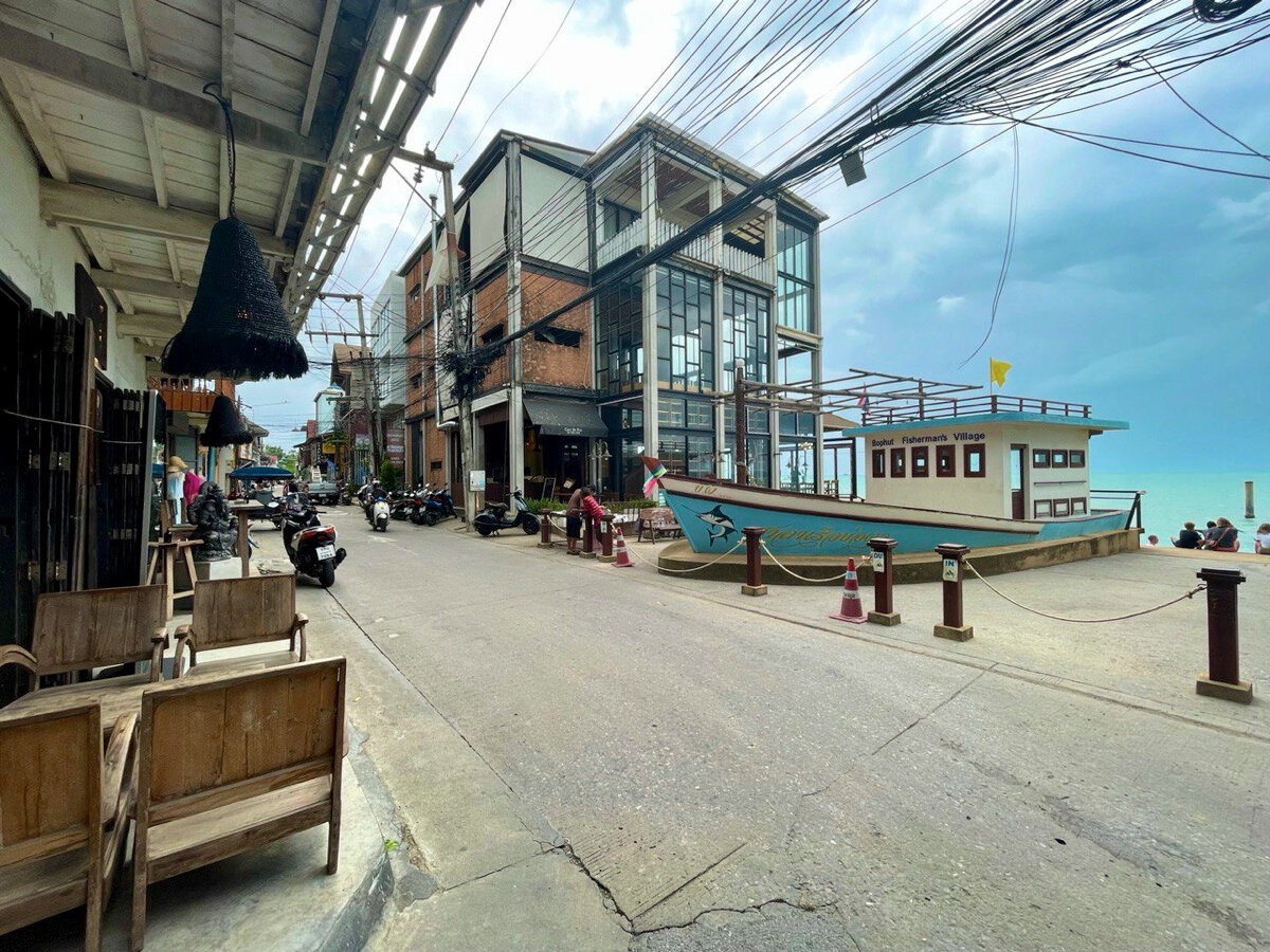 Начало прогулочной улицы в районе Fisherman Village.