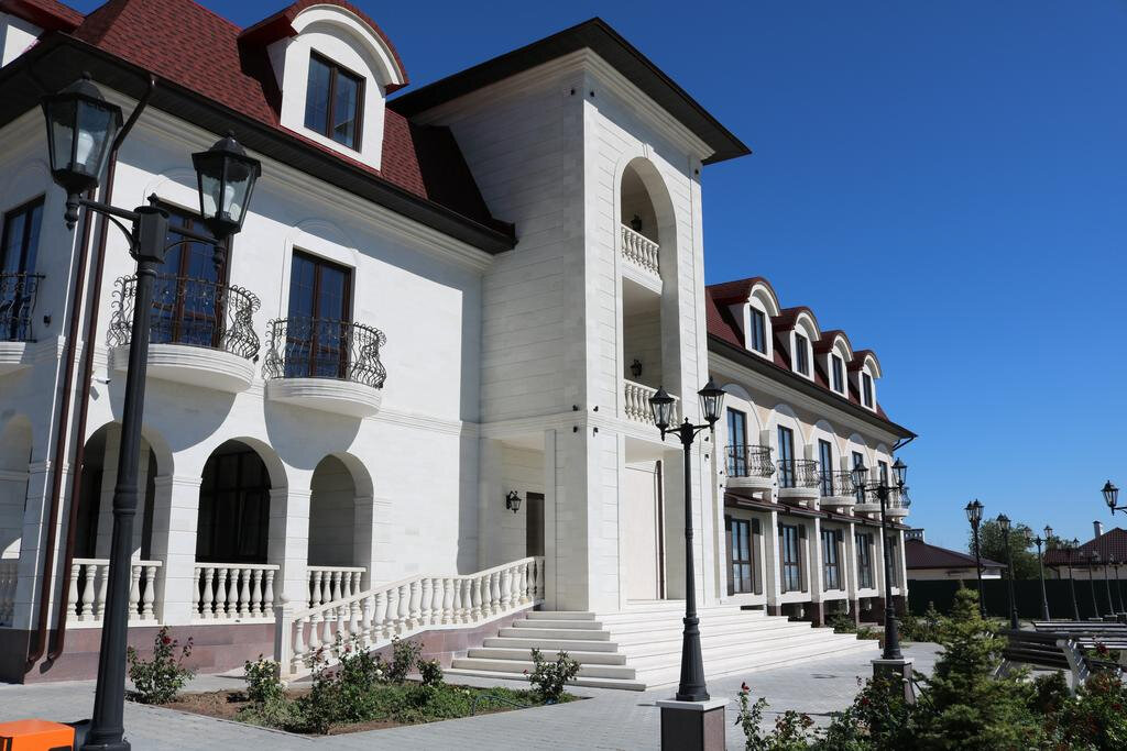 Отель Marco Polo расположен недалеко от Сити-Чесс, от него легко добраться до основных достопримечательностей города.