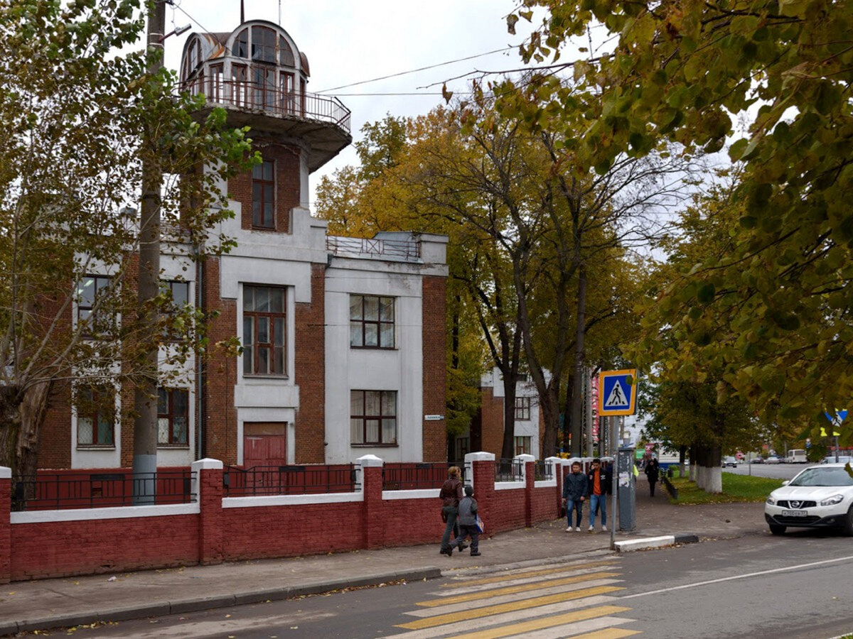 Ещё один представитель конструктивизма и объект культурного наследия регионального значения.