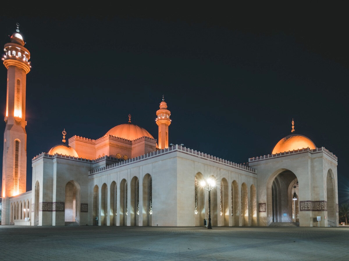Соборная мечеть Аль-Фатиха вмещает более 7 тысяч верующих