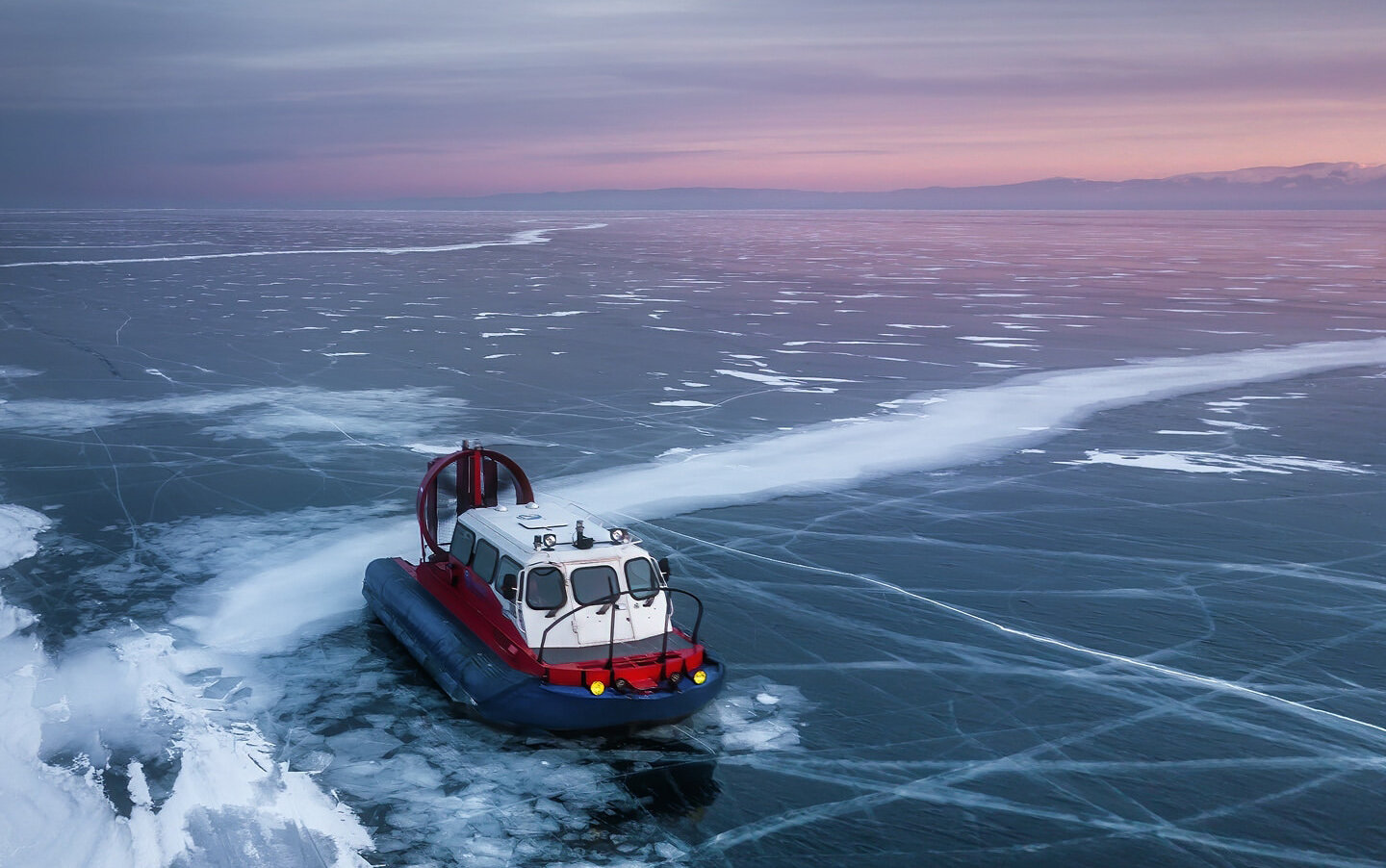 «Хивусы» развивают на льду скорость до 60 км/ч.Фото: inst @xd_alexey