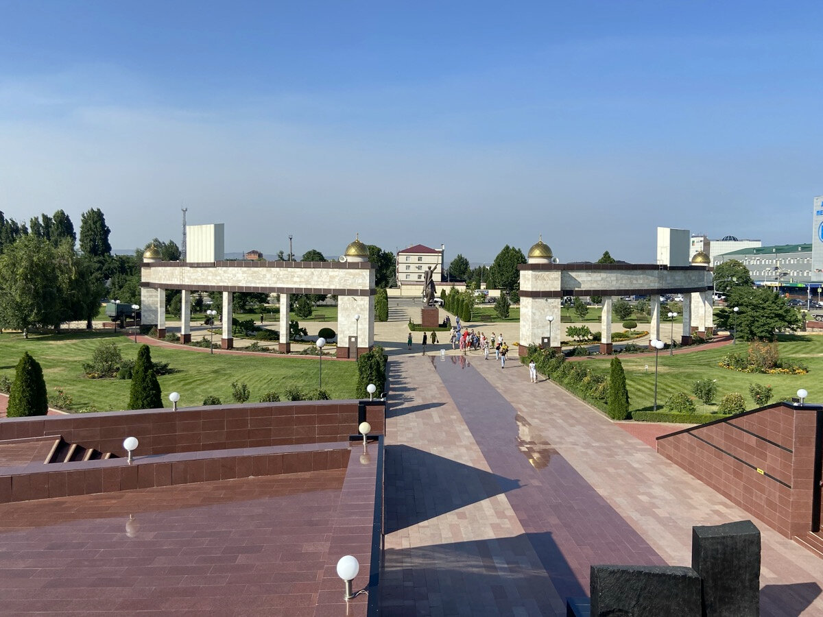 Вид на комплекс славы с крыши музея