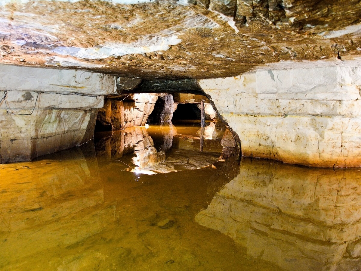 В Саблинском памятнике природы четыре больших пещеры: Жемчужная, Штаны, Верёвка и Левобережная