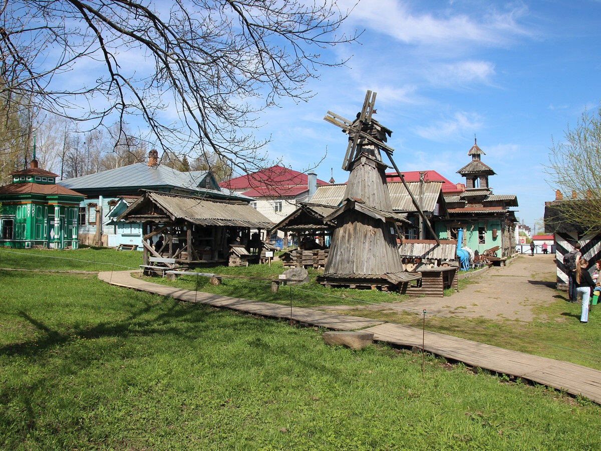 Панорама части экспозиции музея с мельницей