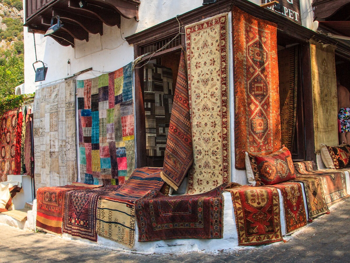 В Каш приезжают и за оригинальными коврами.