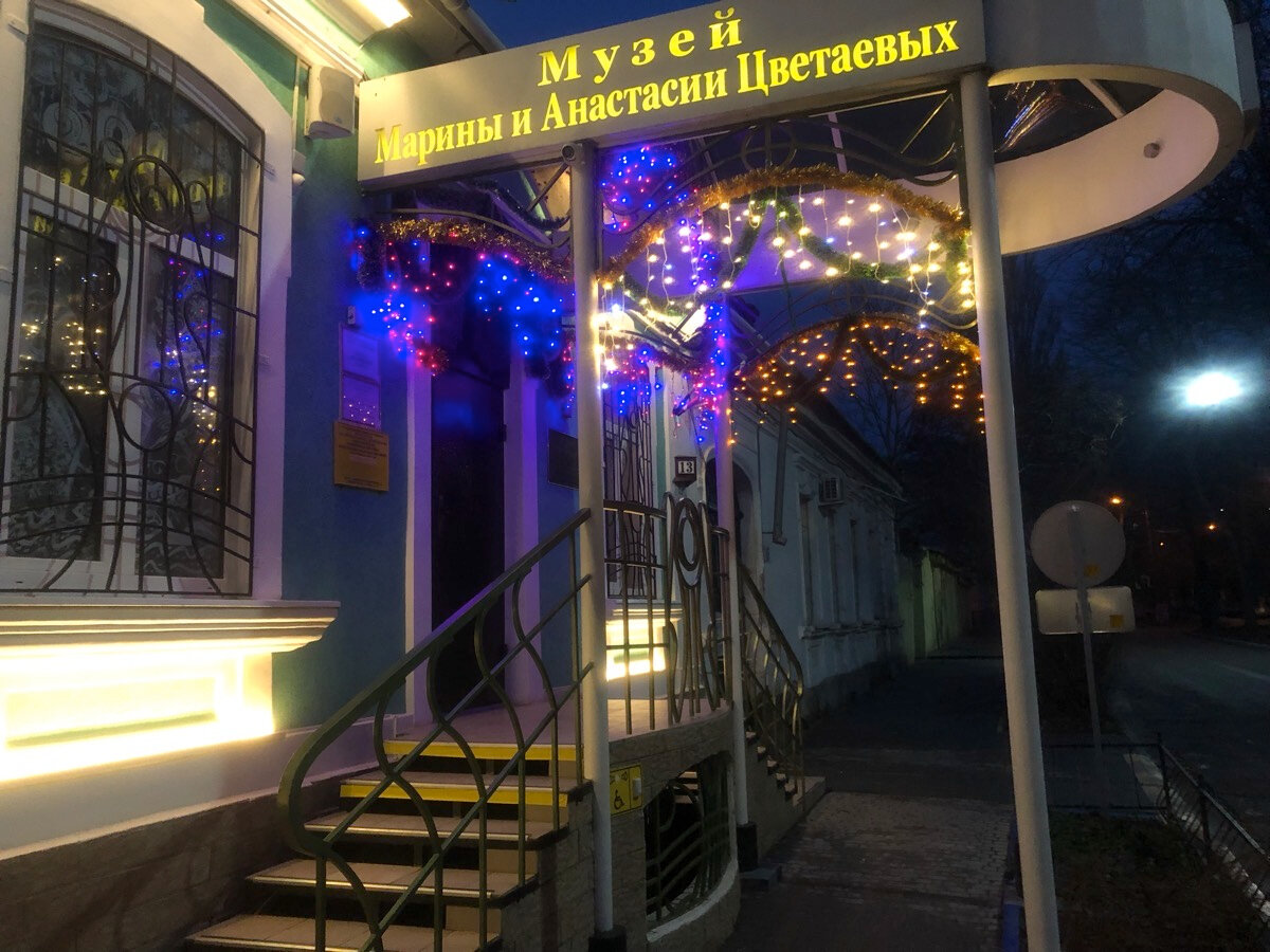 В этом музее обязательно нужно взять услугу экскурсовода.