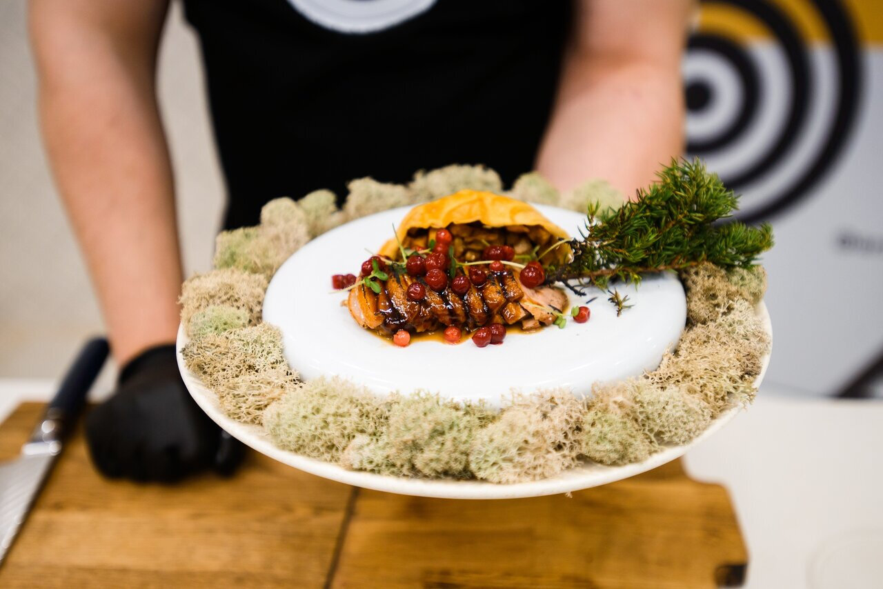 В кафе «Металлург» готовят в традициях Севера и используют много местных продуктов.