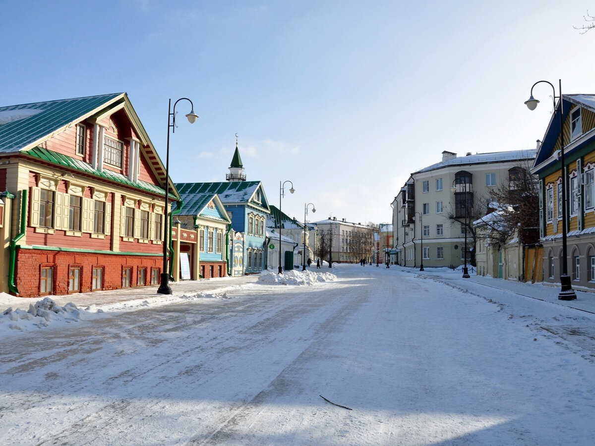 Улица Каюма Насыри, названная в честь известного татарского этнографа.