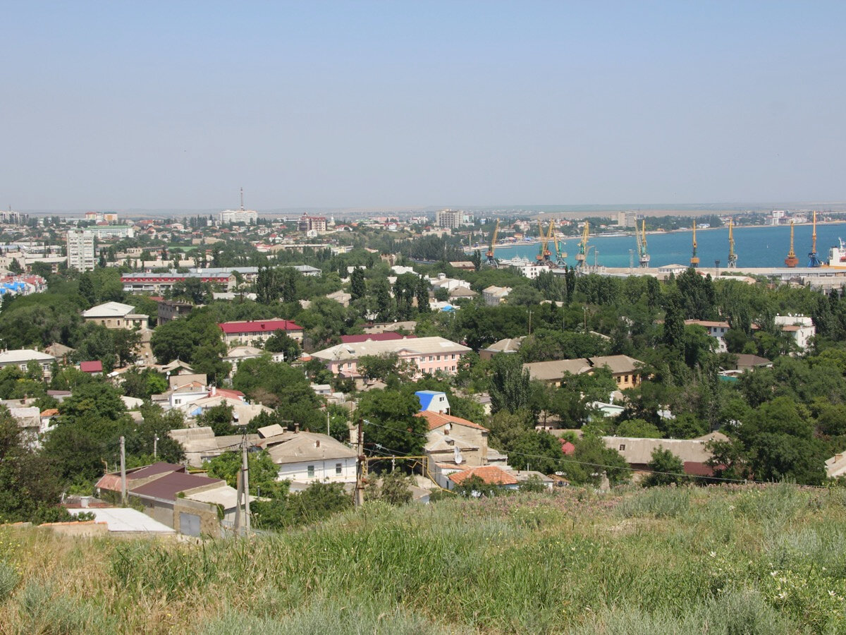 В городе мало перепадов высот, можно просто кататься на велосипеде