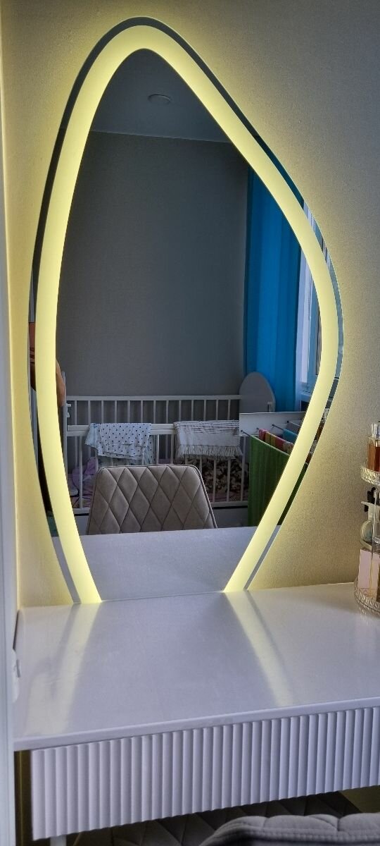 Зеркало Капля 55*110см с фронтальной подсветкой, сенсорная кнопка, настенное для ванной - фотография № 9